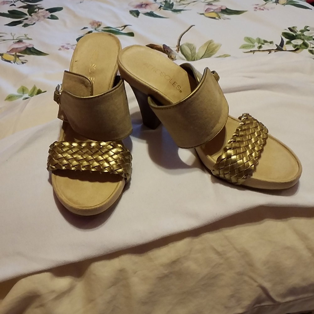 Shoes - Picture 2 of 3